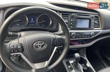 Позашляховик / Кросовер Toyota Highlander 2014 в Кривому Розі