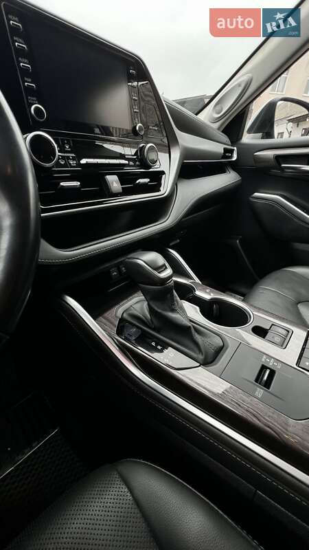 Позашляховик / Кросовер Toyota Highlander 2020 в Чернігові