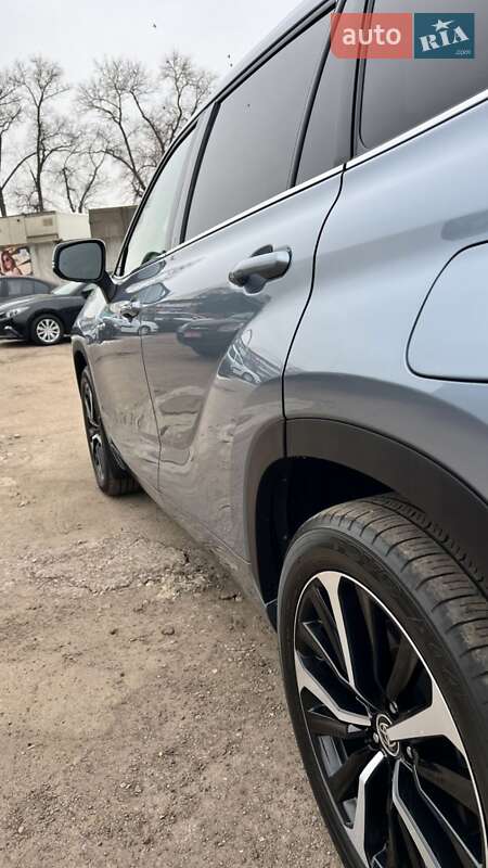 Позашляховик / Кросовер Toyota Highlander 2020 в Чернігові