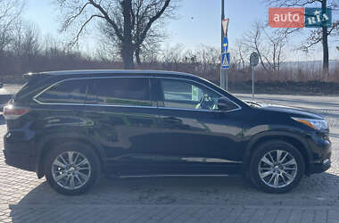 Внедорожник / Кроссовер Toyota Highlander 2014 в Золочеве