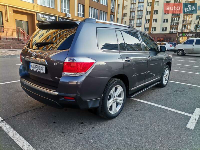 Внедорожник / Кроссовер Toyota Highlander 2012 в Киеве
