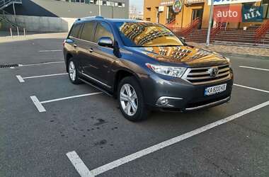 Внедорожник / Кроссовер Toyota Highlander 2012 в 