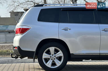 Позашляховик / Кросовер Toyota Highlander 2010 в Києві