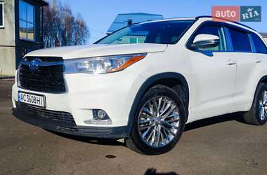 Внедорожник / Кроссовер Toyota Highlander 2016 в Луцке