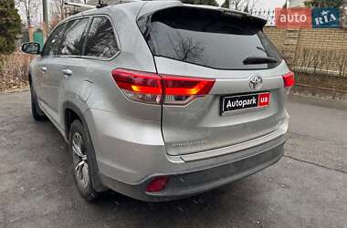 Позашляховик / Кросовер Toyota Highlander 2018 в Києві