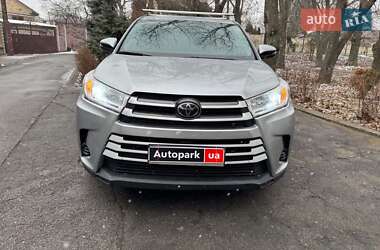 Позашляховик / Кросовер Toyota Highlander 2018 в Києві