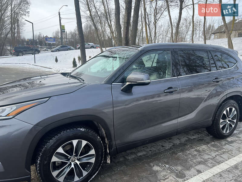 Позашляховик / Кросовер Toyota Highlander 2021 в Хмельницькому