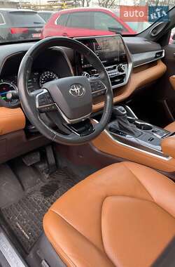 Позашляховик / Кросовер Toyota Highlander 2020 в Львові