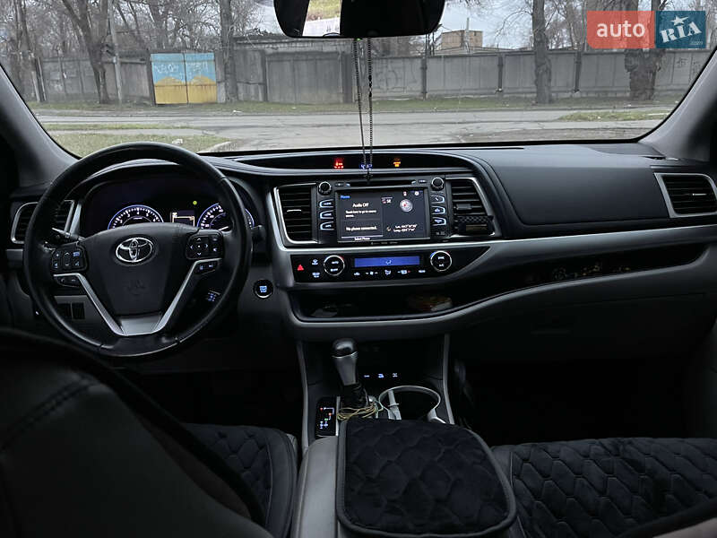 Внедорожник / Кроссовер Toyota Highlander 2018 в Киеве фото 11 Внедорожник / Кроссовер Toyota Highlander 2018 в Киеве