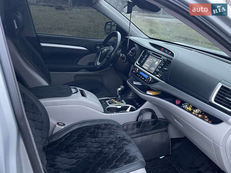 Внедорожник / Кроссовер Toyota Highlander 2018 в Киеве фото 14 Внедорожник / Кроссовер Toyota Highlander 2018 в Киеве