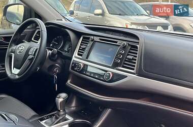 Позашляховик / Кросовер Toyota Highlander 2015 в Львові