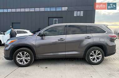 Позашляховик / Кросовер Toyota Highlander 2015 в Львові