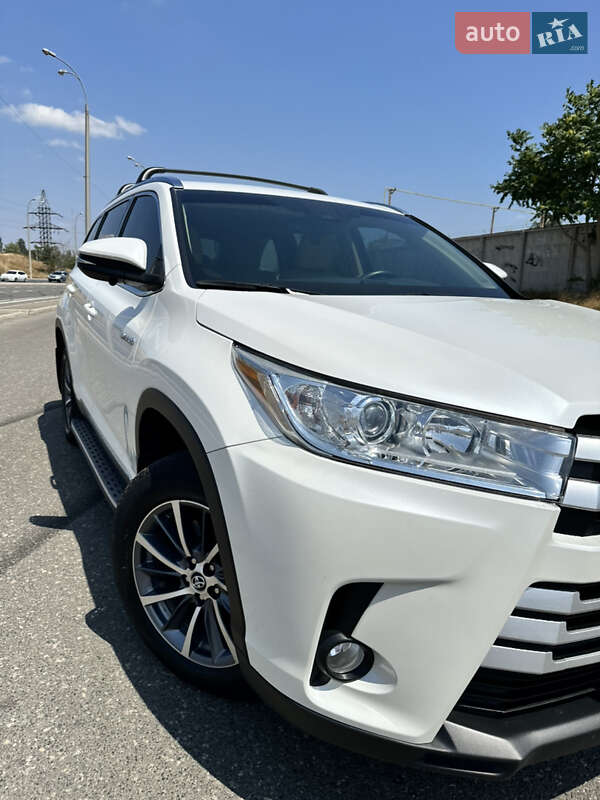 Внедорожник / Кроссовер Toyota Highlander 2019 в Одессе