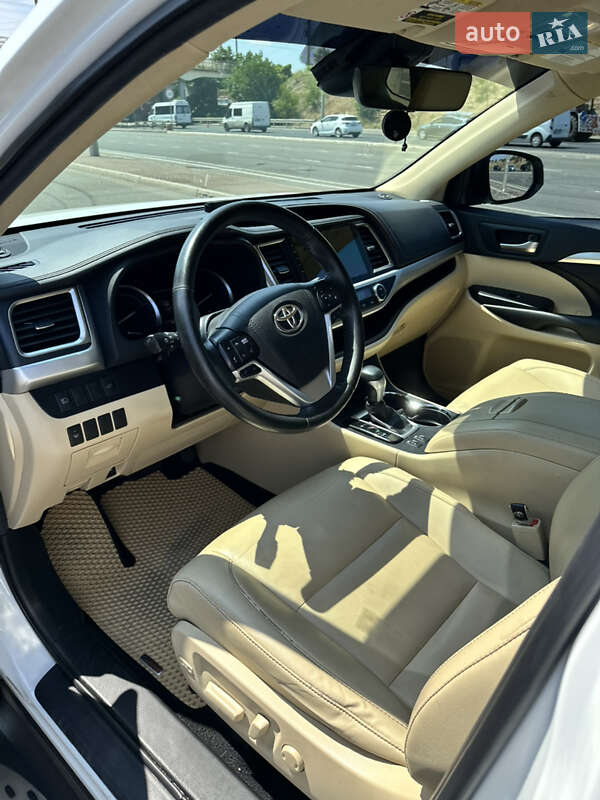 Внедорожник / Кроссовер Toyota Highlander 2019 в Одессе