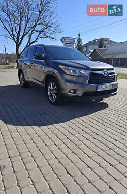 Позашляховик / Кросовер Toyota Highlander 2015 в Коломиї