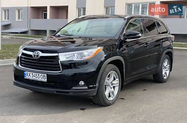 Позашляховик / Кросовер Toyota Highlander 2015 в 