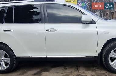 Внедорожник / Кроссовер Toyota Highlander 2012 в Подольске