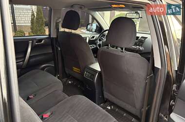 Внедорожник / Кроссовер Toyota Highlander 2011 в 