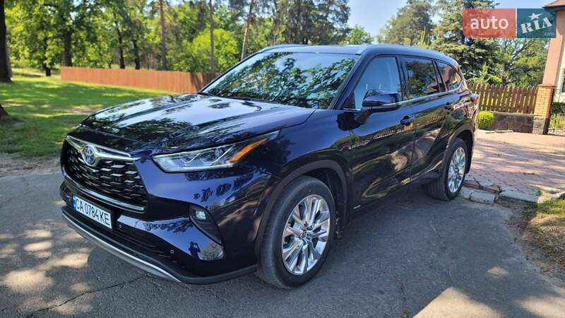 Позашляховик / Кросовер Toyota Highlander 2022 в Черкасах