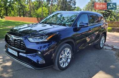 Внедорожник / Кроссовер Toyota Highlander 2022 в 