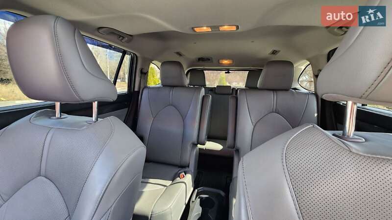 Позашляховик / Кросовер Toyota Highlander 2022 в Черкасах
