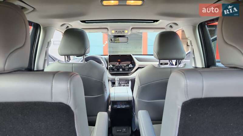 Позашляховик / Кросовер Toyota Highlander 2022 в Черкасах