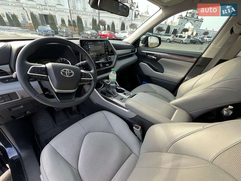 Внедорожник / Кроссовер Toyota Highlander 2022 в Кременце фото 11 Внедорожник / Кроссовер Toyota Highlander 2022 в Кременце