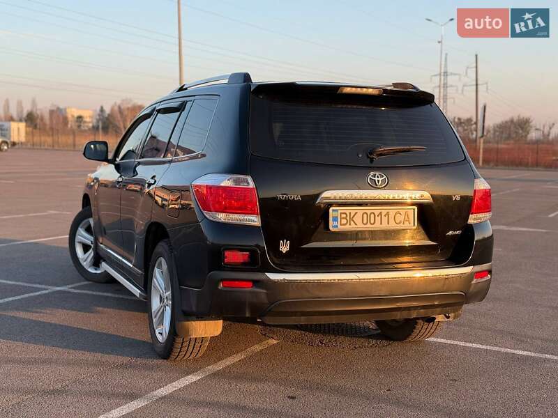 Внедорожник / Кроссовер Toyota Highlander 2010 в Ровно