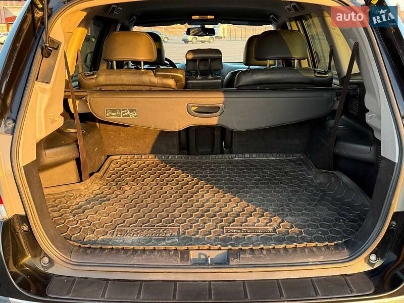 Внедорожник / Кроссовер Toyota Highlander 2010 в Ровно