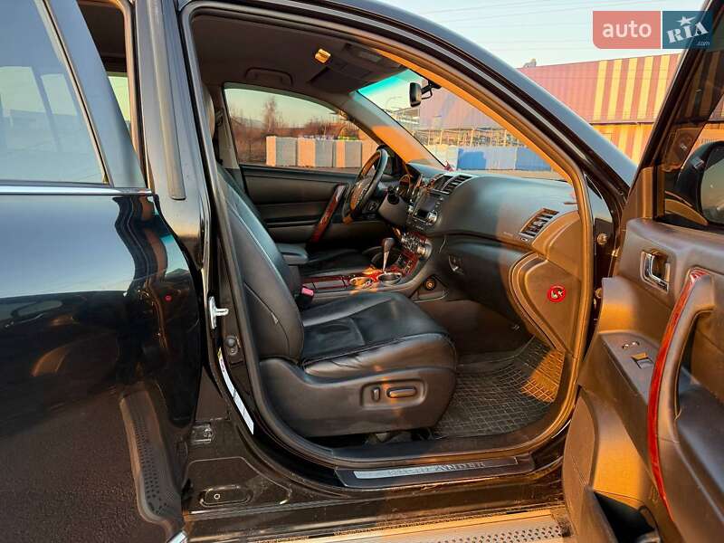 Внедорожник / Кроссовер Toyota Highlander 2010 в Ровно