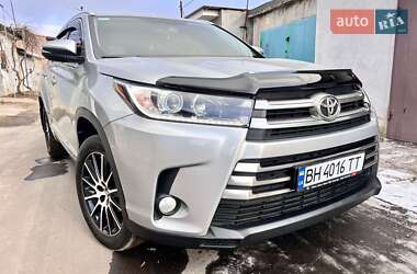 Позашляховик / Кросовер Toyota Highlander 2017 в Одесі