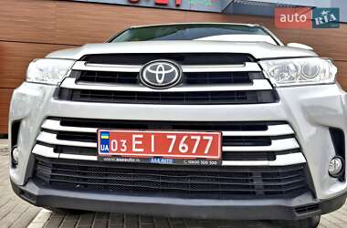 Внедорожник / Кроссовер Toyota Highlander 2017 в Виннице