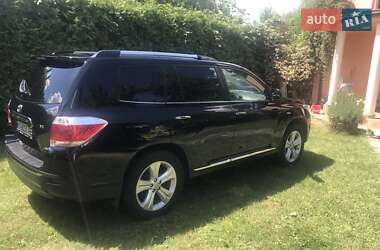 Внедорожник / Кроссовер Toyota Highlander 2013 в 
