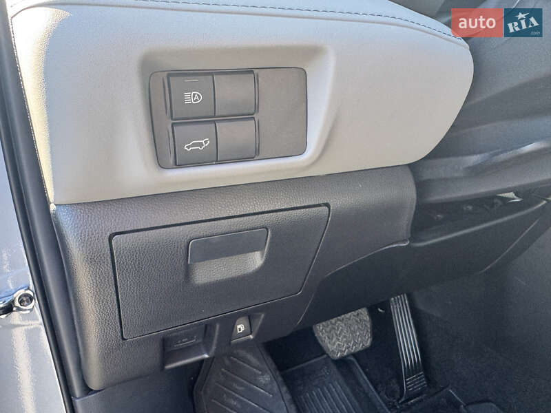 Внедорожник / Кроссовер Toyota Highlander 2023 в Киеве