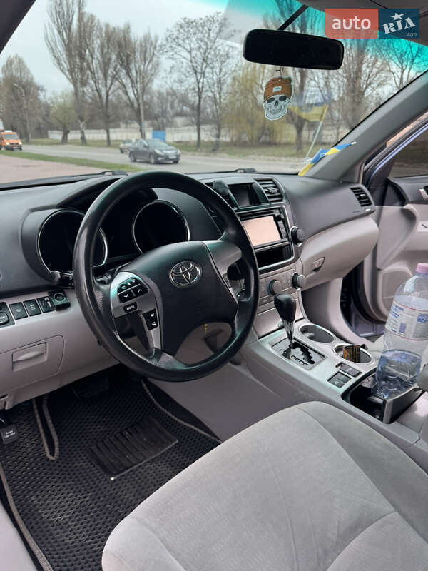 Внедорожник / Кроссовер Toyota Highlander 2013 в Каменском фото 15 Внедорожник / Кроссовер Toyota Highlander 2013 в Каменском