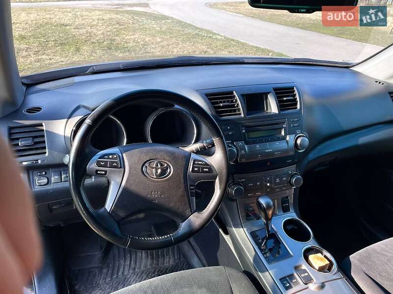Позашляховик / Кросовер Toyota Highlander 2010 в Павлограді