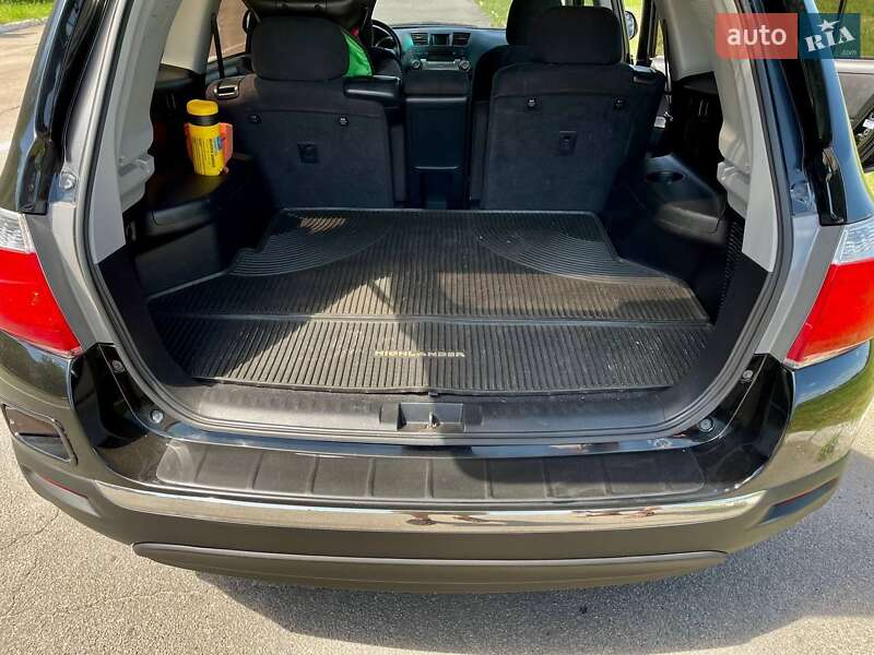 Позашляховик / Кросовер Toyota Highlander 2010 в Павлограді