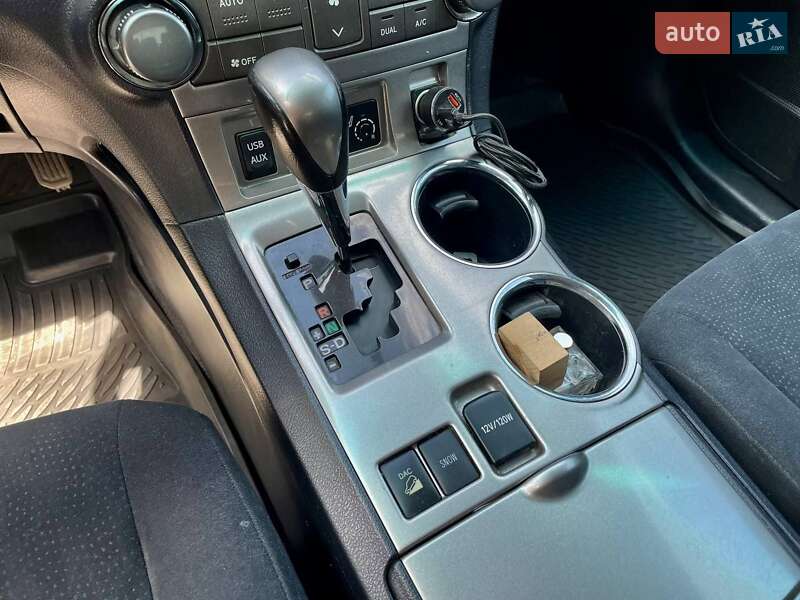 Позашляховик / Кросовер Toyota Highlander 2010 в Павлограді