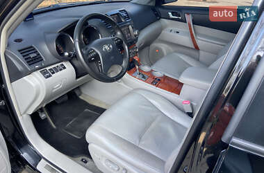 Внедорожник / Кроссовер Toyota Highlander 2008 в 