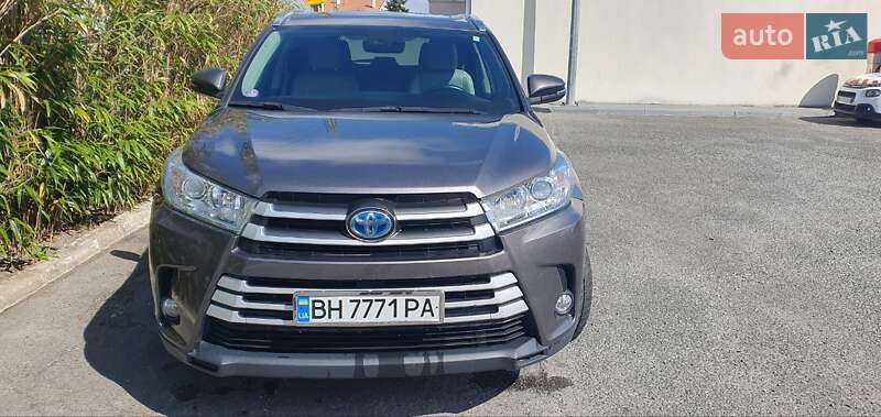 Внедорожник / Кроссовер Toyota Highlander 2017 в Одессе