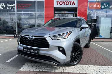 Внедорожник / Кроссовер Toyota Highlander 2024 в 