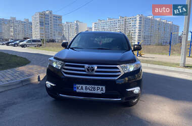 Внедорожник / Кроссовер Toyota Highlander 2011 в 