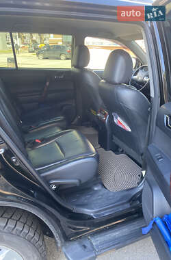 Внедорожник / Кроссовер Toyota Highlander 2011 в 