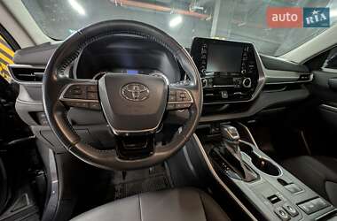 Позашляховик / Кросовер Toyota Highlander 2020 в 