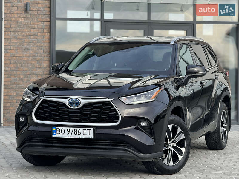 Позашляховик / Кросовер Toyota Highlander 2021 в Тернополі