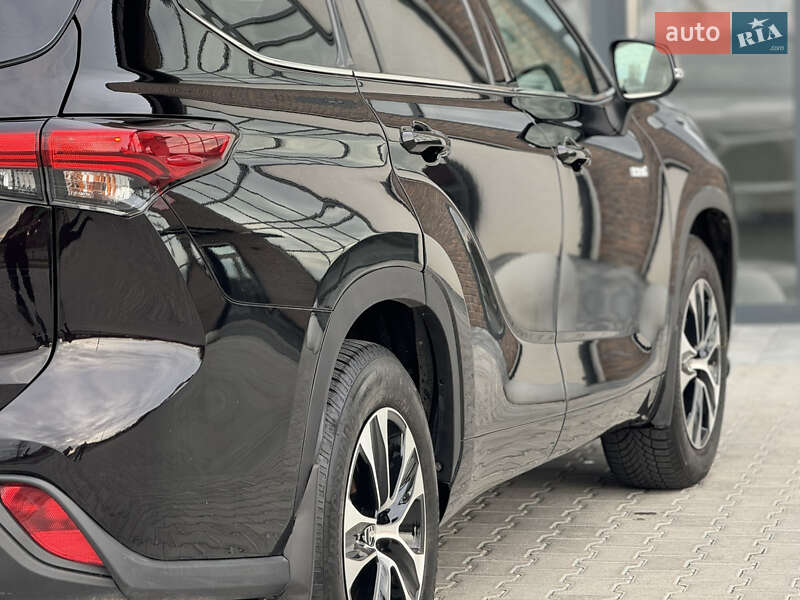 Позашляховик / Кросовер Toyota Highlander 2021 в Тернополі