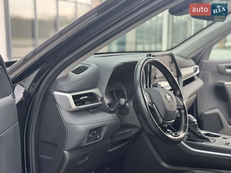 Позашляховик / Кросовер Toyota Highlander 2021 в Тернополі