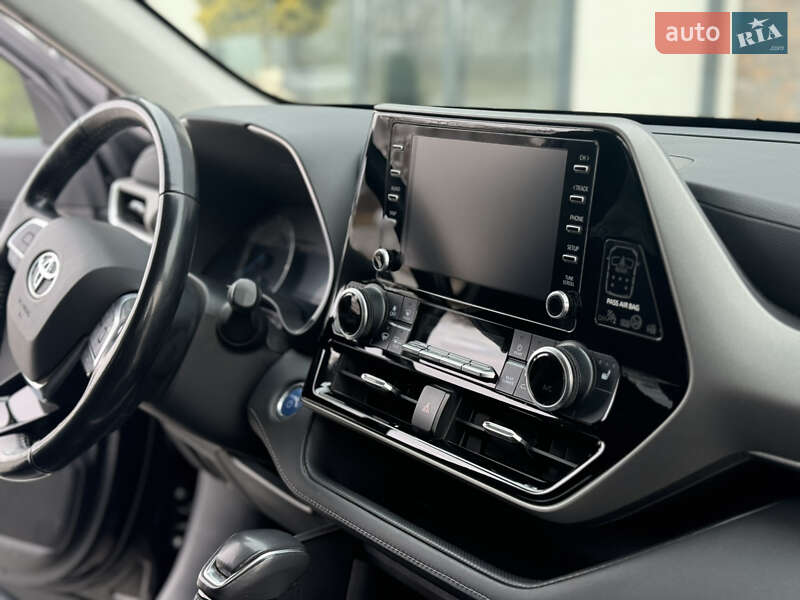 Позашляховик / Кросовер Toyota Highlander 2021 в Тернополі