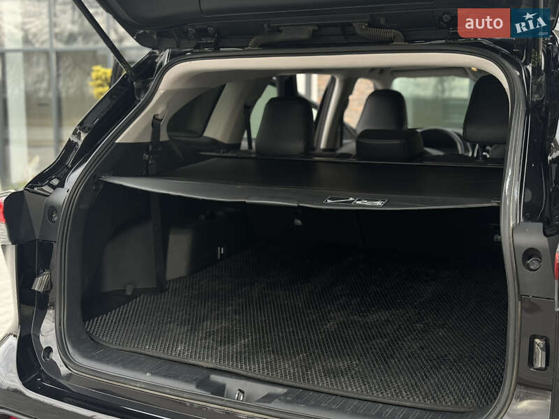 Позашляховик / Кросовер Toyota Highlander 2021 в Тернополі