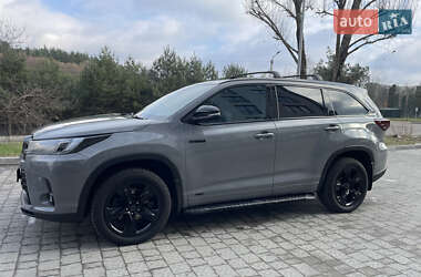 Внедорожник / Кроссовер Toyota Highlander 2017 в 